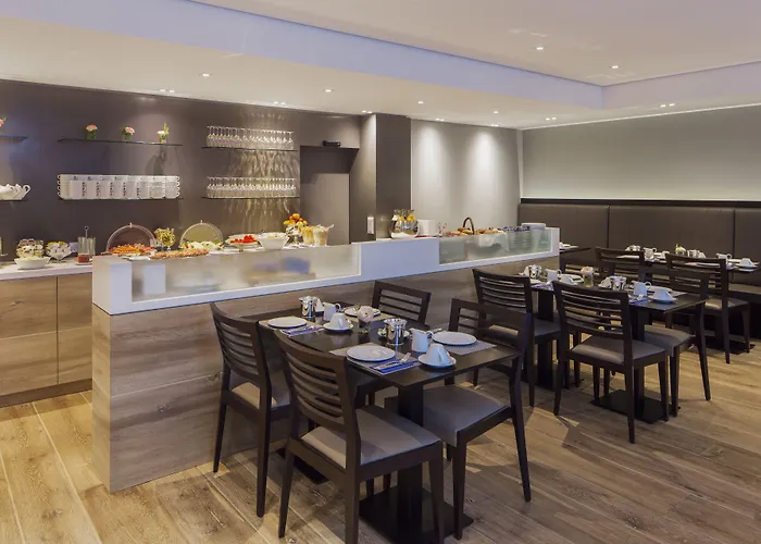 The Alex Отель 3*