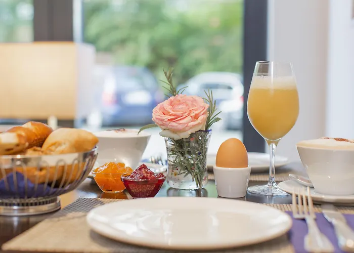 Szálloda The Alex 3*