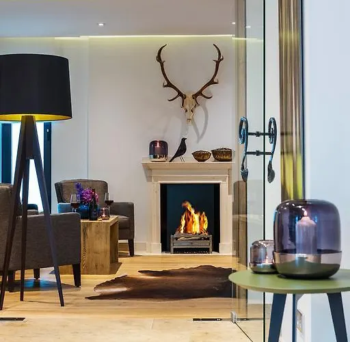 Отель The Alex 3*